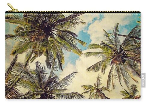 Melanie Alexandra Pouches